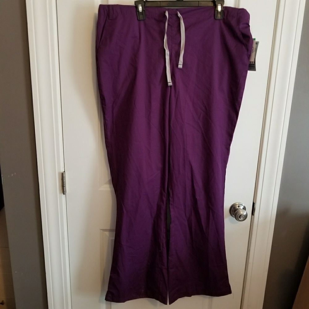 2XLT eggplant wonder wink scrub pants, NWT